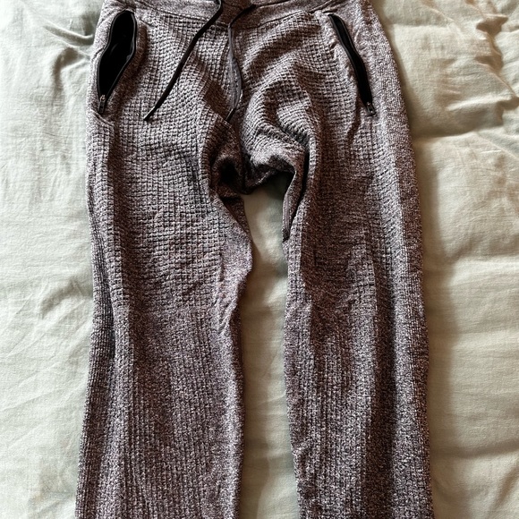 Like new lululemon pant lot (size small) - Picture 2 of 4